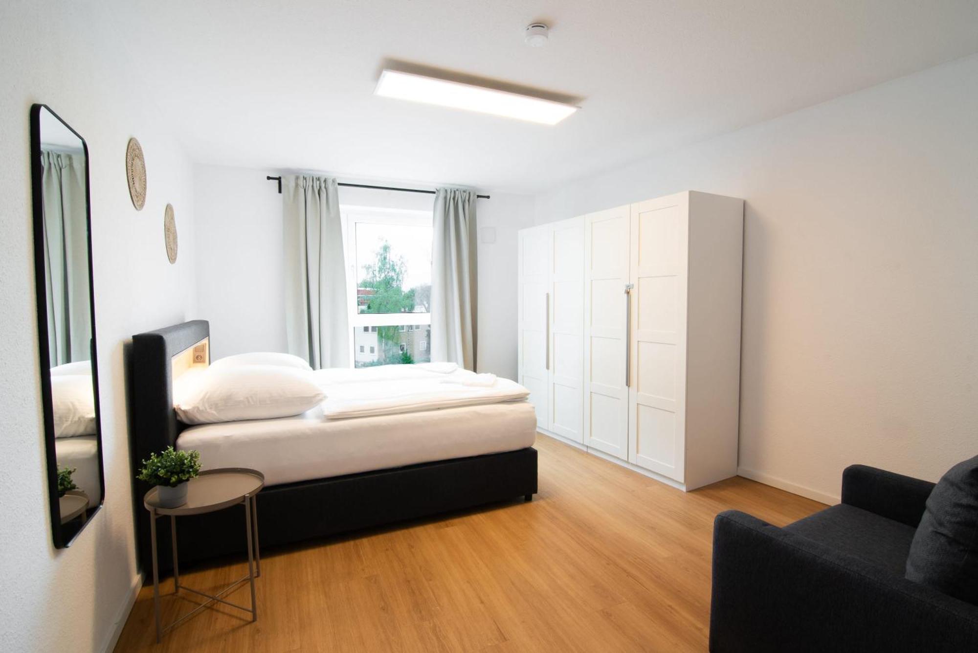 Central Apartment 4 Bedrooms For Up To 12 Guests Hamburg-Harburg Exteriör bild
