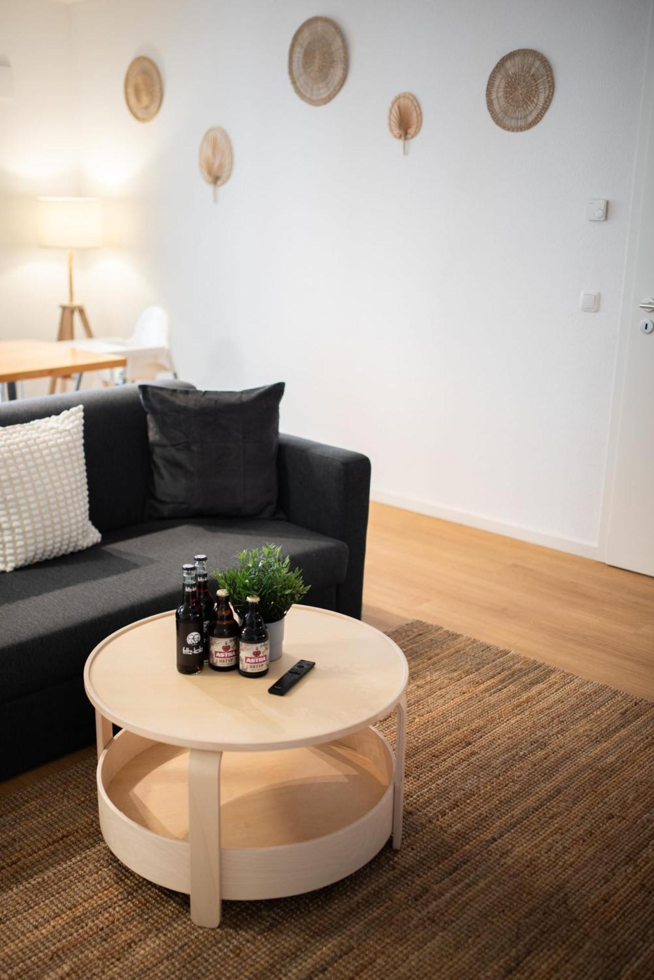 Central Apartment 4 Bedrooms For Up To 12 Guests Hamburg-Harburg Exteriör bild
